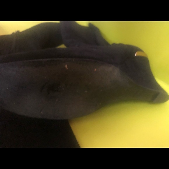 Tory Burch size 8 wedge black suede boot - Picture 4 of 6